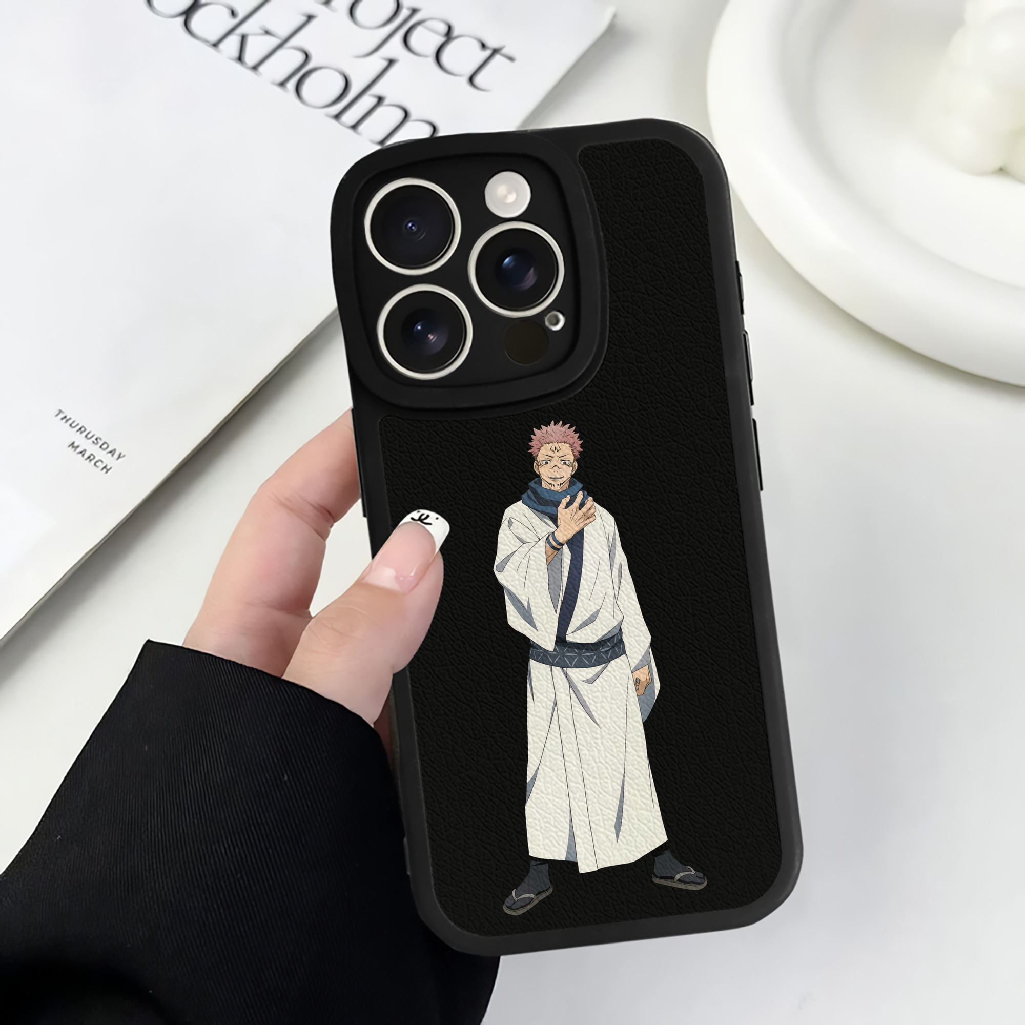 （画像用） 呪術廻戦 Jujutsu Kaisen 【iPhone 16シリーズ対応】シリコンスマホケース（レザー調） 材質：シリコン